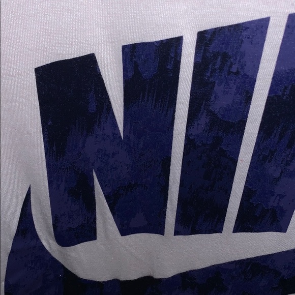 Nike cropped t shirt - Picture 2 of 4